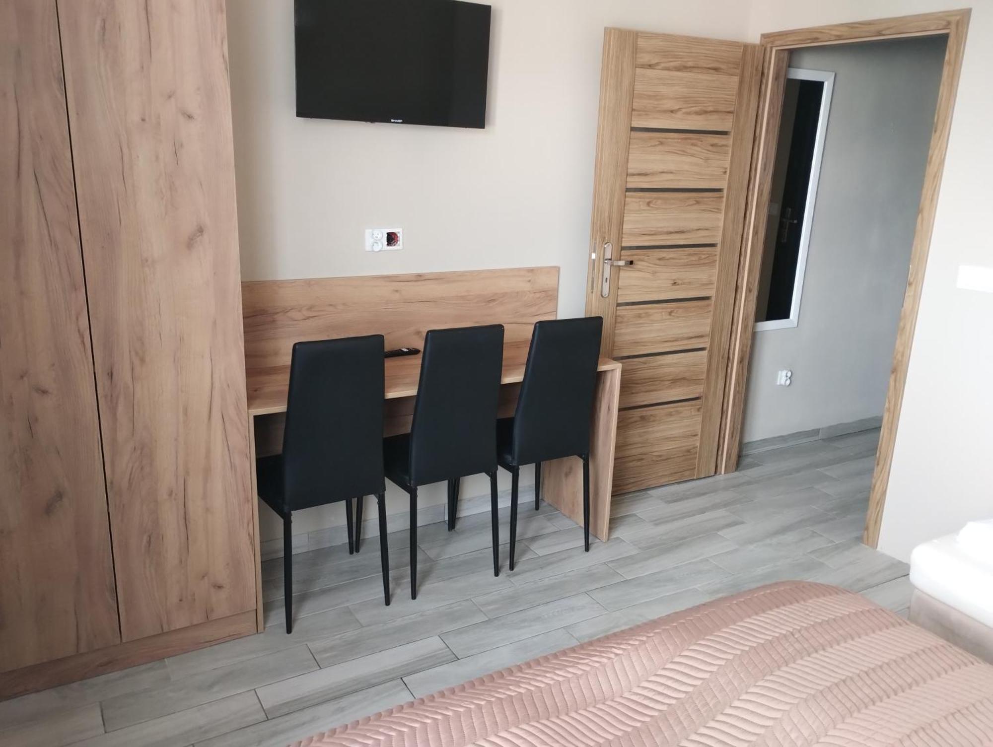 Good Night Noclegi & Strefa Z Sauna I Jacuzzi Ogolnodostepna Lub Na Wylacznosc Czechowice-Dziedzice Eksteriør bilde