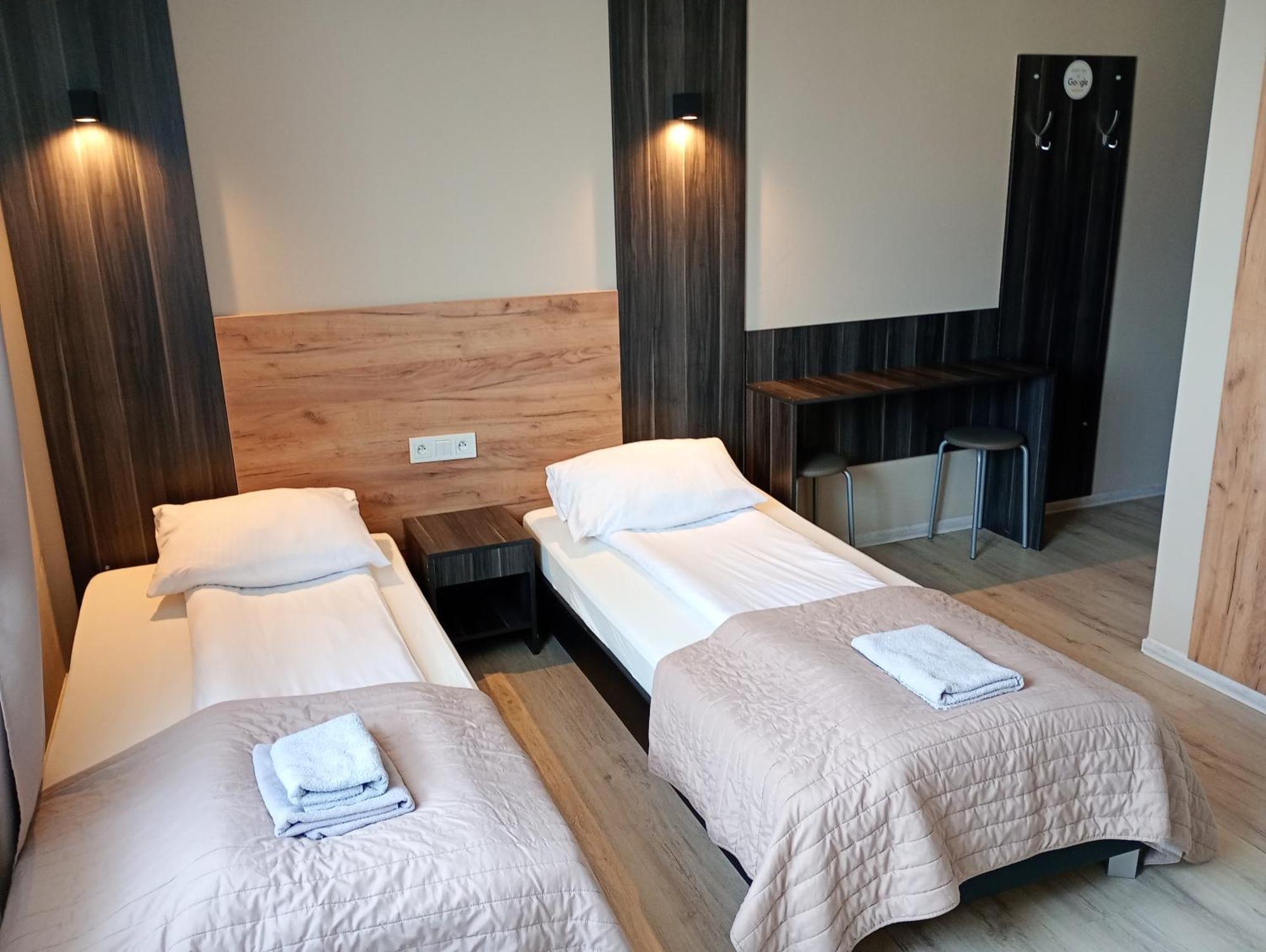 Good Night Noclegi & Strefa Z Sauna I Jacuzzi Ogolnodostepna Lub Na Wylacznosc Czechowice-Dziedzice Eksteriør bilde