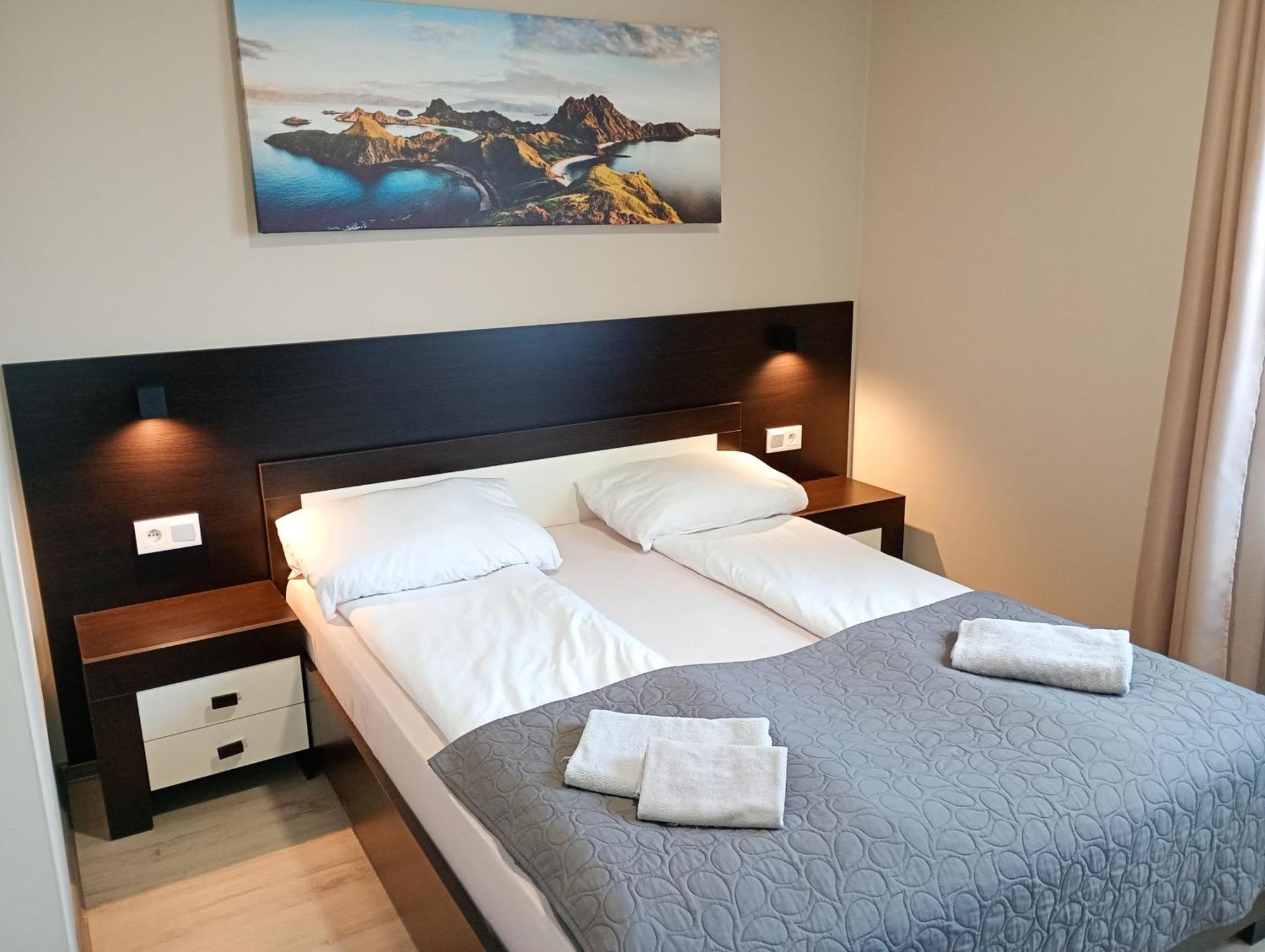 Good Night Noclegi & Strefa Z Sauna I Jacuzzi Ogolnodostepna Lub Na Wylacznosc Czechowice-Dziedzice Eksteriør bilde
