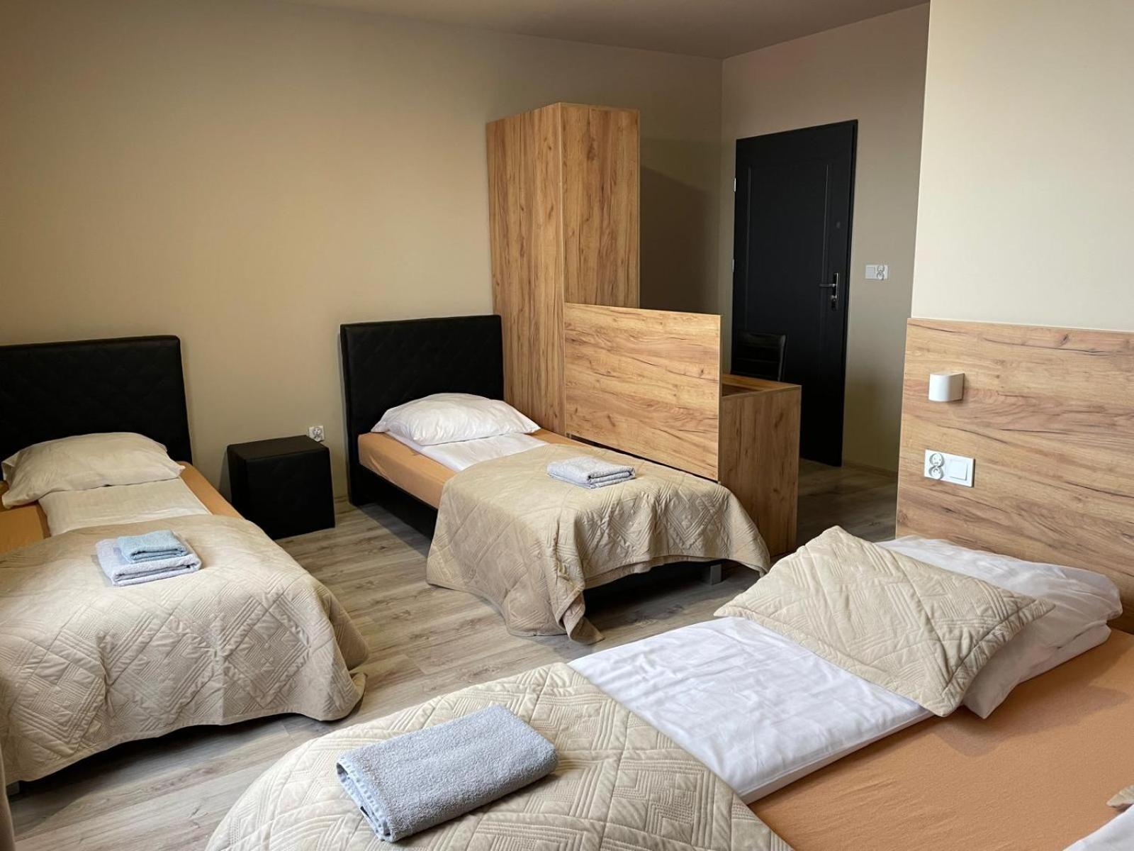 Good Night Noclegi & Strefa Z Sauna I Jacuzzi Ogolnodostepna Lub Na Wylacznosc Czechowice-Dziedzice Eksteriør bilde